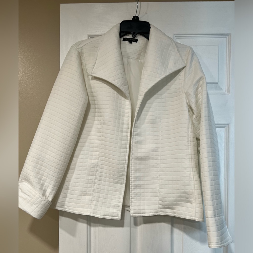 For Cynthia white quilted open jacket size L. Excellent used condition